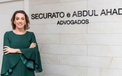 Honorários profissionais pleiteados por despachantes aduaneiros empregados. Impossibilidade em virtude da contratação de salário fixo.